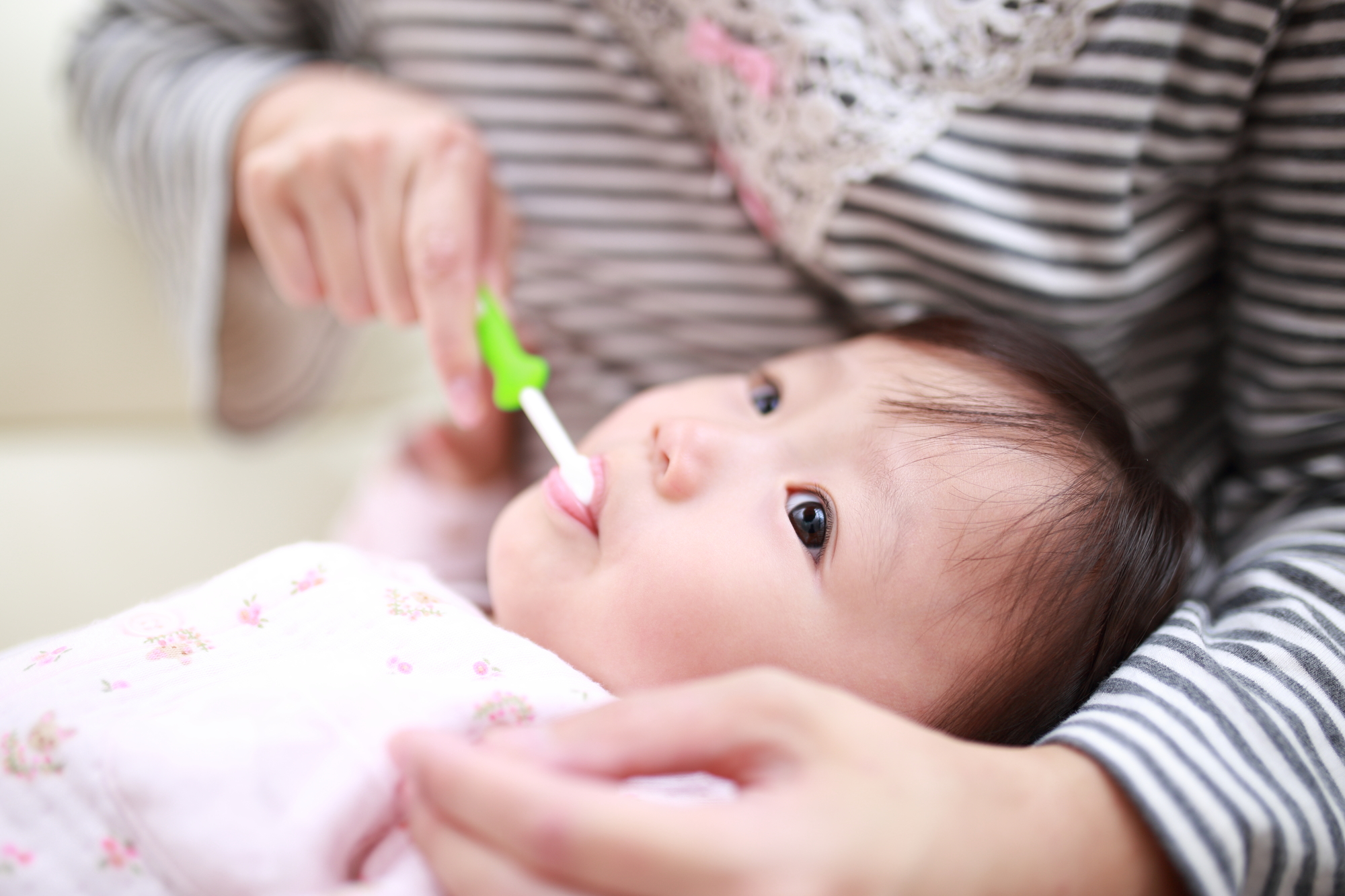 赤ちゃん　歯磨き　嫌がる　子ども