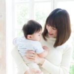 抱っこは何歳まで？卒業のキッカケと歩かせるコツ｜先輩ママパパ50人に聞きました