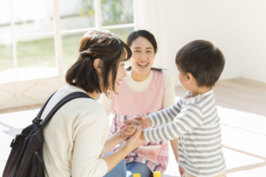 保育園登園の朝に泣くようになった…子どもへの対応例。いつまで続く？