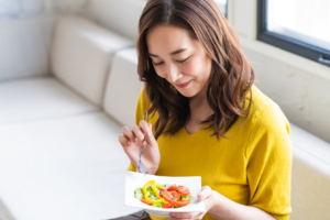 ママたちのつわりを軽減してくれた食べ物・飲み物28種！すっぱい系のお菓子も