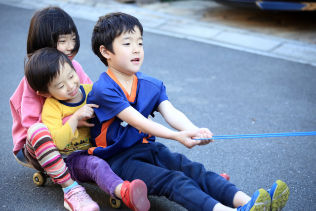 遊ぶ3兄弟