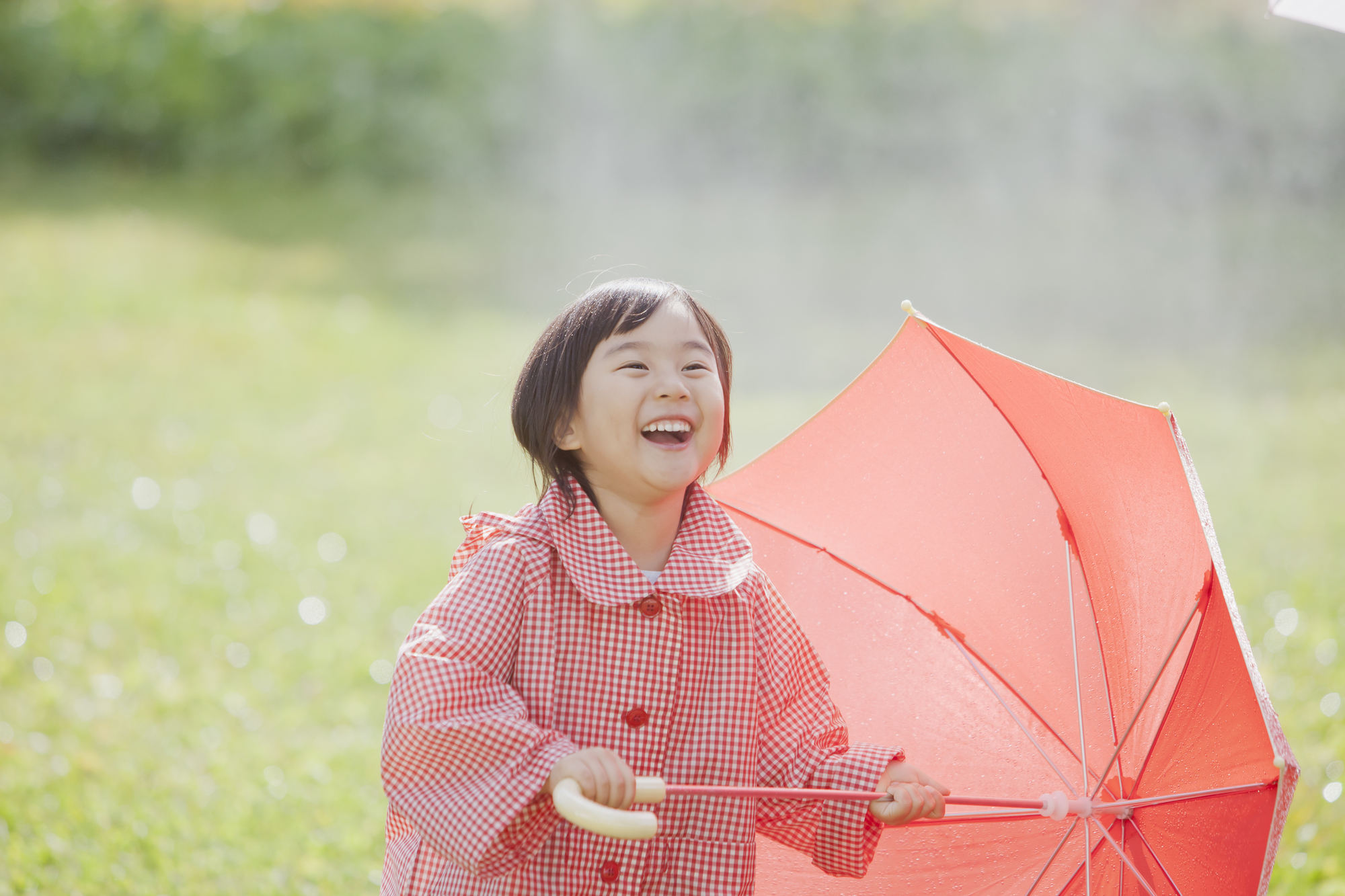 子ども　雨の日