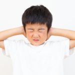 突然！子どもの耳が「聞こえにくい」