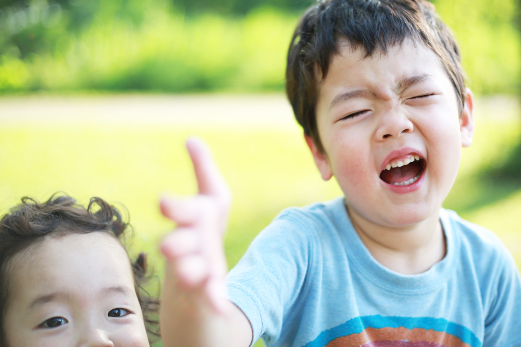 4歳差育児はメリットだらけ!?寝かしつけ・お風呂のコツ。上の子への接し方も