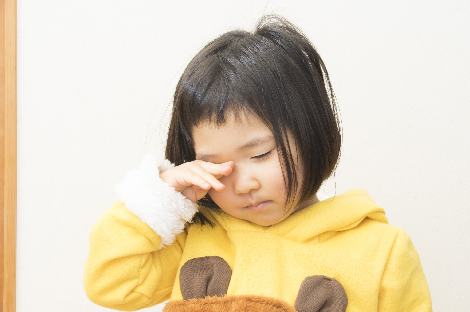 子どものものもらい｜自然治癒する？目薬は？小児科と眼科どっち？