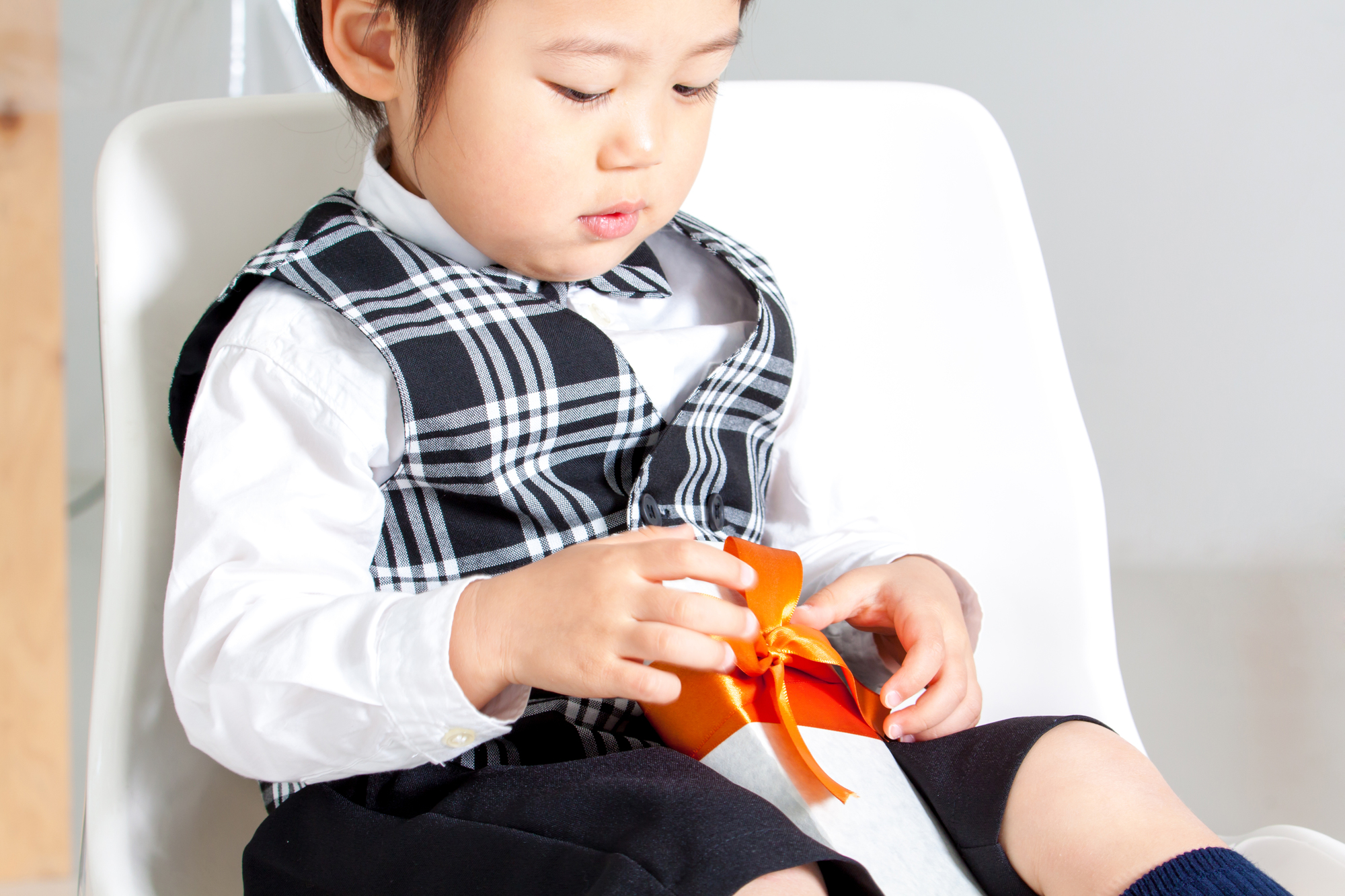 男の子と贈り物