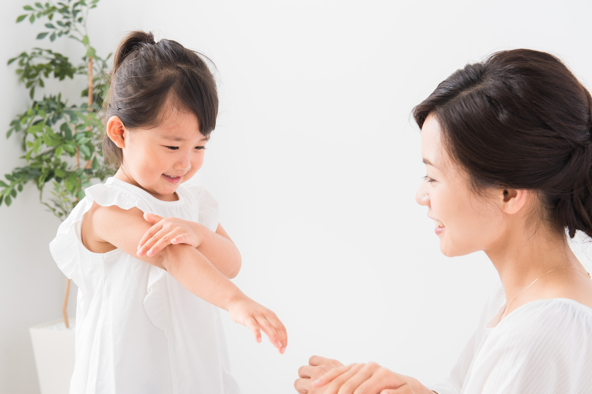 子どもの肘・膝のブツブツ・ザラザラ｜自然に治る？病院に行くべき？