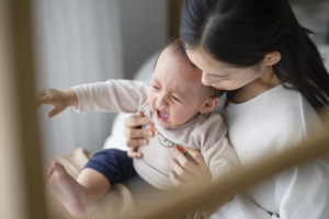 赤ちゃんが頭をぶつけた！大丈夫？病院行くべき？赤い・熱・たんこぶの対処