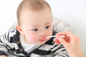 離乳食をいつ始めるか