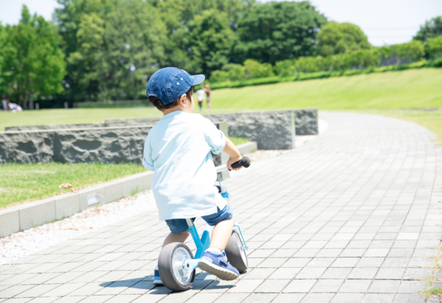 自転車　乗れない　子ども