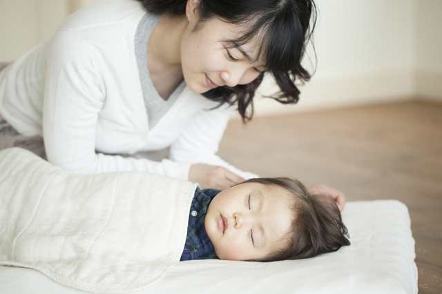 1歳　眠る