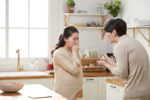 誰か助けて…つわりで生きるのがつらい！先輩ママに聞く乗り越え方