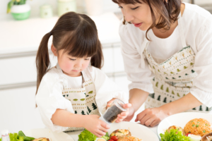 台所育児　子ども　キッチン