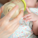 新生児　噴水のように吐く