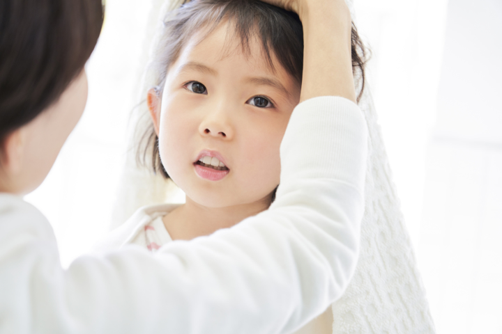 子どもの頭のしこり…大丈夫？病院は何科？脂肪腫やアテロームかも