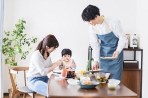 子どもありの専業主婦「家事分担するのはおかしいの？」妻と夫の本音