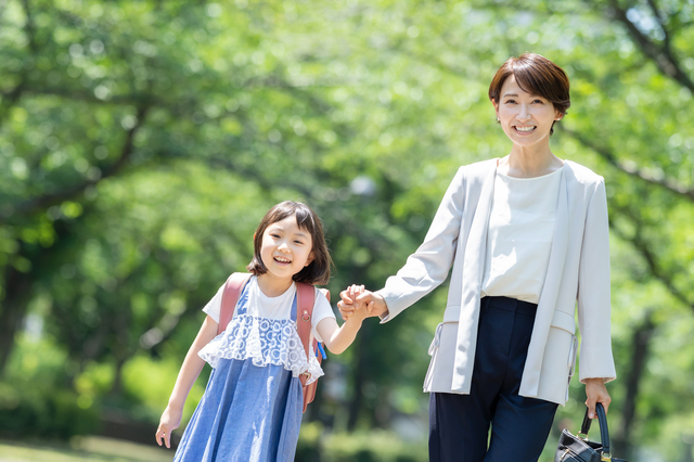 小学生とママ