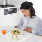 食欲がない女性