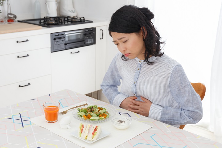 食欲がない女性