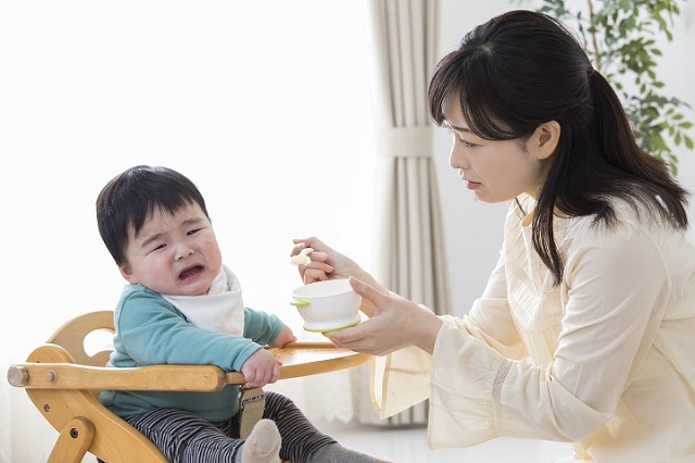 ご飯を嫌がる子ども