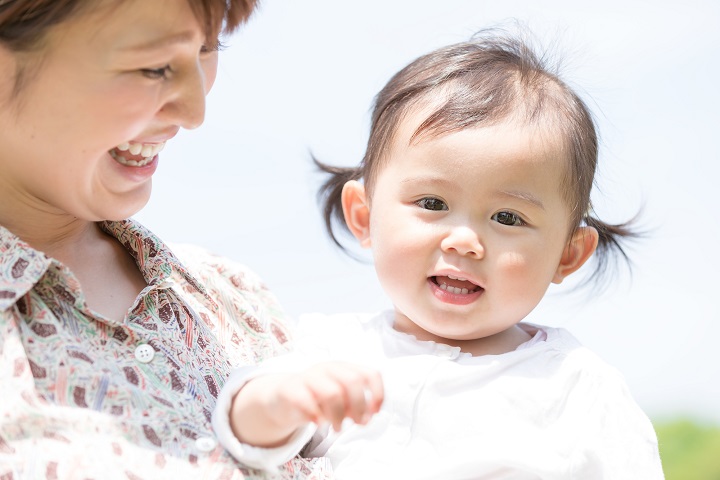 赤ちゃんが喋るのはいつから？遅いのは大丈夫？喋る前兆＆練習方法も