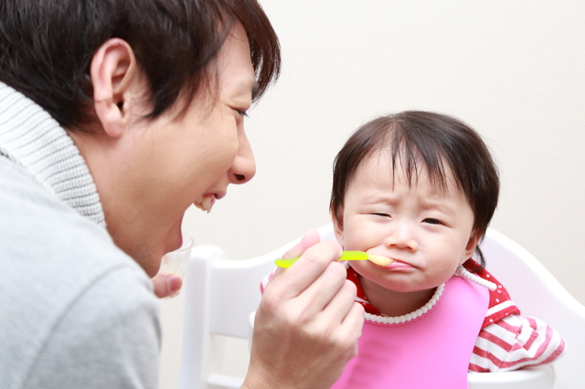 食事を嫌がる赤ちゃん