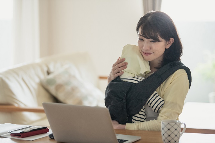 育休延長の会社への報告のしかた│いつ、なんて言う？メールの例文も