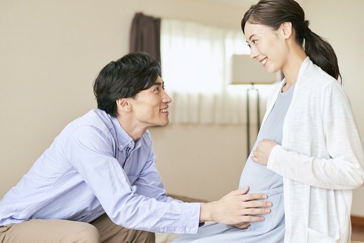 【実態アンケート】妊娠中の夫婦のスキンシップはどれくらい？仲良しでいる秘訣