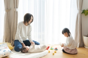 「上の子がうるさくて下の子が寝れない！」お昼寝できないときの対処法