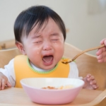 離乳食を嫌がる赤ちゃん