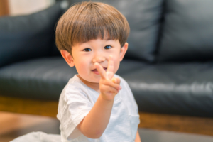 2歳児でおしゃべり上手は賢い？IQ高い・地頭いいって本当？言葉が早い子の特徴は？