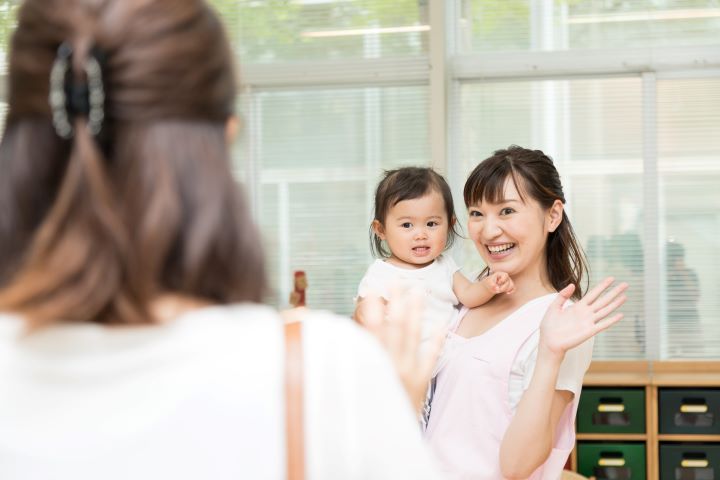 【先輩ママの体験談】1歳から保育園に入れて後悔してる？デメリットは？何歳から入園が理想？