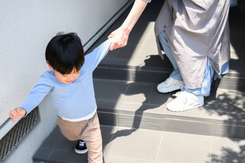 1歳半 手をつなぎに行く