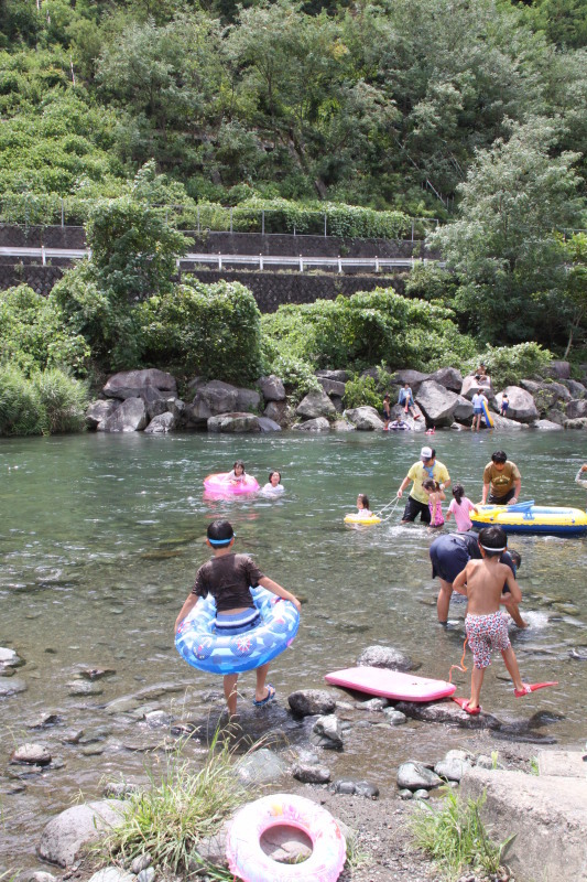 中津川　川遊び