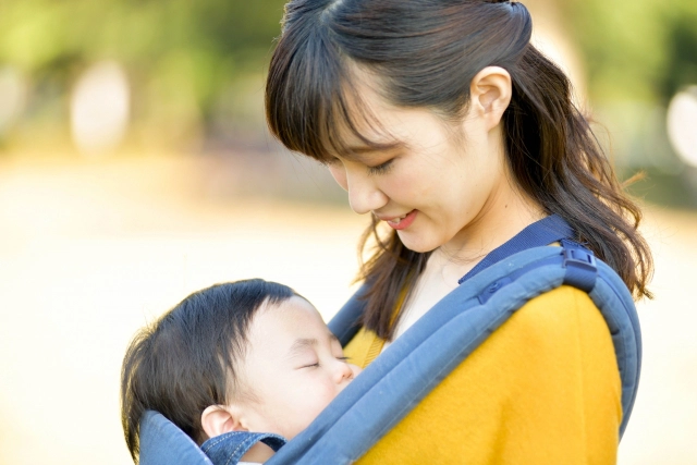 首すわり前の新生児から使える抱っこ紐のおすすめは？エルゴやコニー