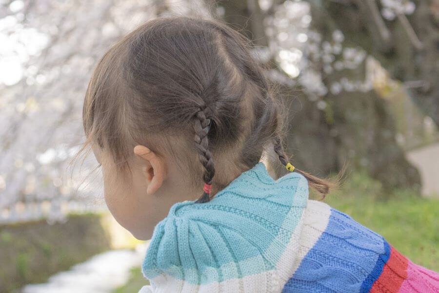 三つ編み　子ども　桜