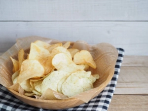 子どものポテチを途中でやめさせるユニークな方法♪食べすぎ防止に有効な「7つのルール」も